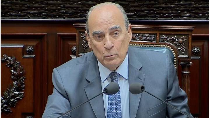 Guillermo Francos negó que la reforma laboral busque una jornada de 12 horas: "Es una locura"