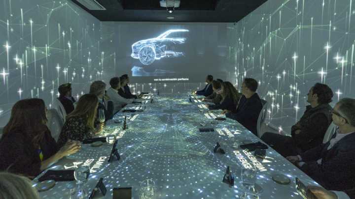 Frenessí: La experiencia gastronómica 360° que combina arte, tecnología y emoción