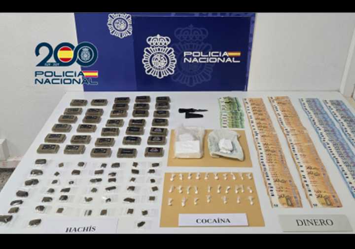 La Policía Nacional desmantela un punto de venta de cocaína y hachís en Arona