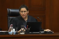 A Lenia no le caben los asesores: pide más espacio en la Corte… y desata polémica