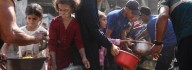 Extremistas israelíes bloquean camiones de ayuda humanitaria para Gaza en paso fronterizo