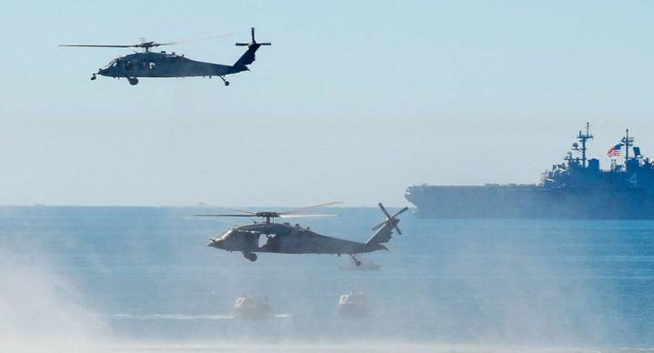 Helicóptero y avión de combate de Marina de EEUU sufren accidentes en mar de China Meridional durante visita de Trump a Asia