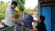 Taller ‘José Martí’ acerca víveres a familias de las comunidades afectadas por la lluvia
