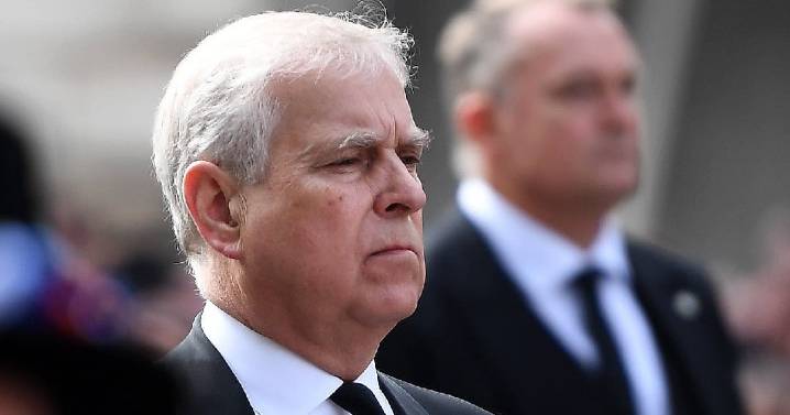 Príncipe Andrés, hermano del rey Carlos III, renuncia a títulos reales por relación en el caso Epstein