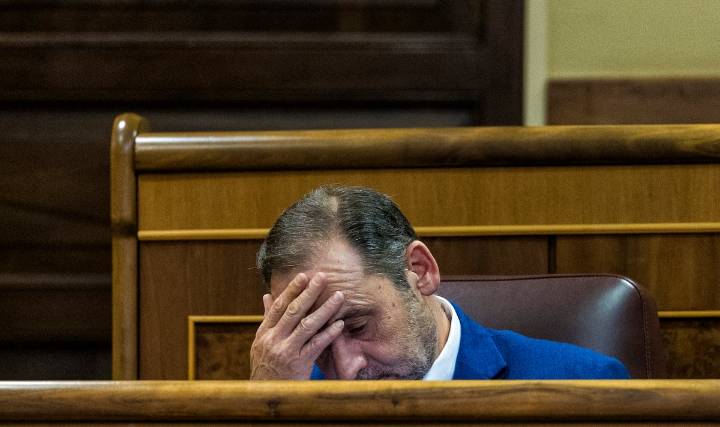 El Supremo rechaza la renuncia del abogado de Ábalos por fraude de ley y le anuncia que revisará sus medidas cautelares