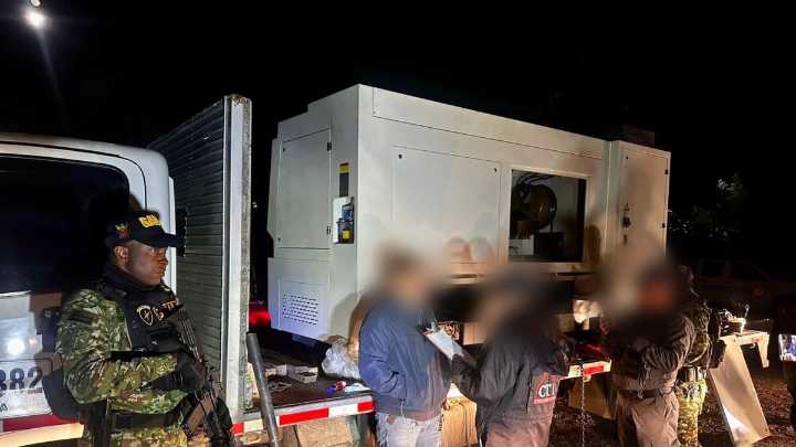 Golpe al narcotráfico en Bogotá: incautan 418 kilos de cocaína ocultos en un carro en la localidad Antonio Nariño
