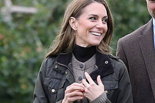 Hay más tendencias de otoño en este look de Kate Middleton que en Zara