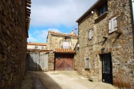 En este pueblo pegado a Aragón puedes tener casa con piscina climatizada por menos de 300 euros