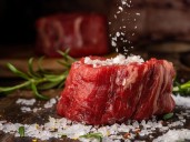 La carne roja debe ser solo una parte mínima de una dieta saludable, afirman expertos