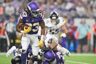 Deadspin | Vikings activate RB Aaron Jones off IR for Chargers game