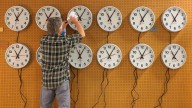 Do clocks fall back this weekend? Here's when daylight saving time ends in 2025