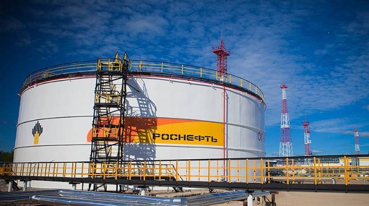Reliance Industries to Recalibrate Russian Oil Imports After Fresh US and EU Sanctions on Rosneft, Lukoil