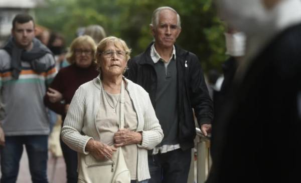 Pese al bono, el aumento real para los jubilados será de $6.800