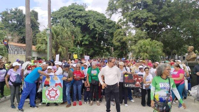 Abuelos y abuelas ratifican compromiso en defensa de la soberanía