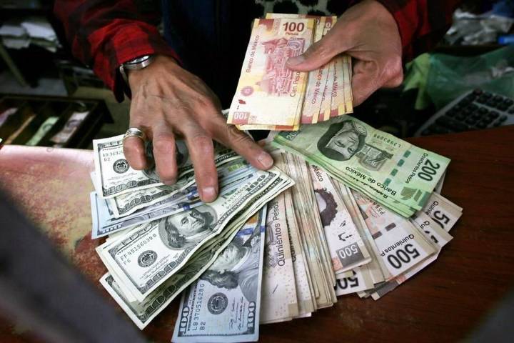 Remesas a México siguen cayendo; hilan su quinto mes a la baja