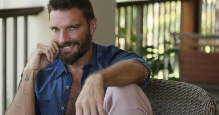 "Se te está pegando lo de Maripily": Julián Gil publica sorpresiva foto en redes