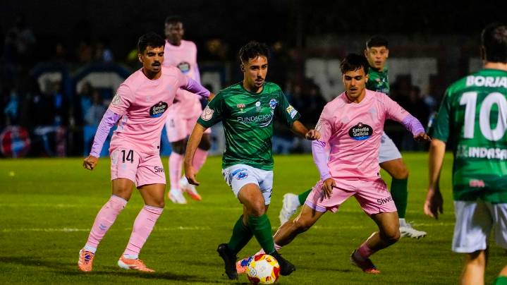 El Celta sentencia la eliminatoria en dos minutos ante un buen Puerto de Vega