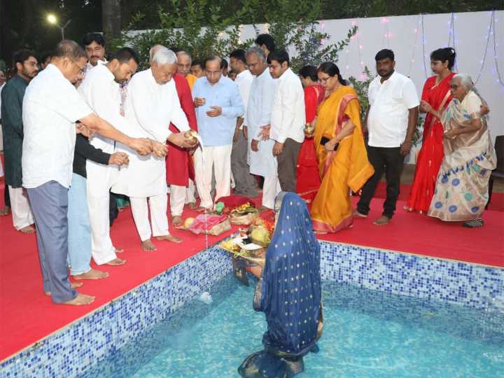 Bihar CM Nitish Kumar offers Usha Arghya on last day of Chhath