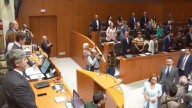 Las Cortes guardan silencio por las víctimas palestinas e israelíes y Vox se ausenta
