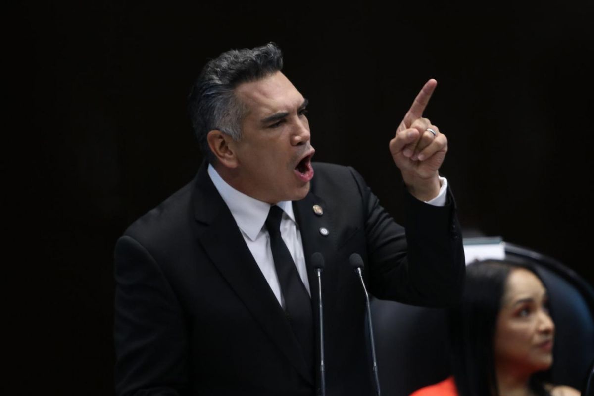 Amaga 'Alito' Moreno con denunciar a la Presidenta por acusaciones de lavado