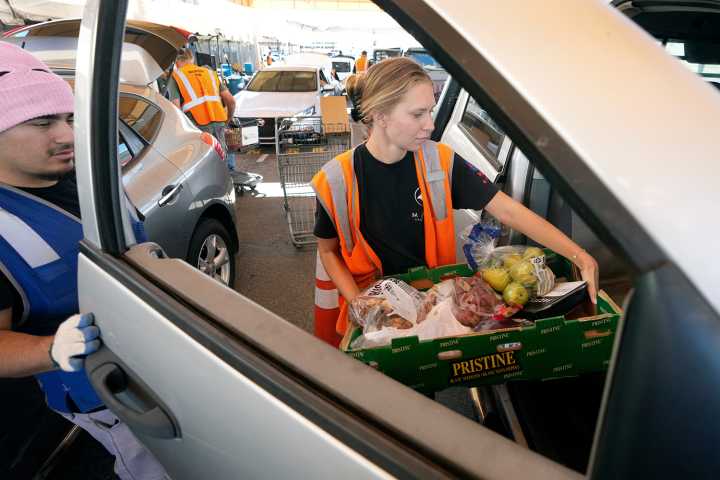 Arizona food pantries brace for holiday surge amid SNAP benefits delay