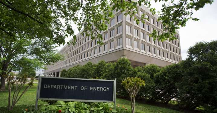 Energy Department to slash $7.5B in project funds, largely in blue states