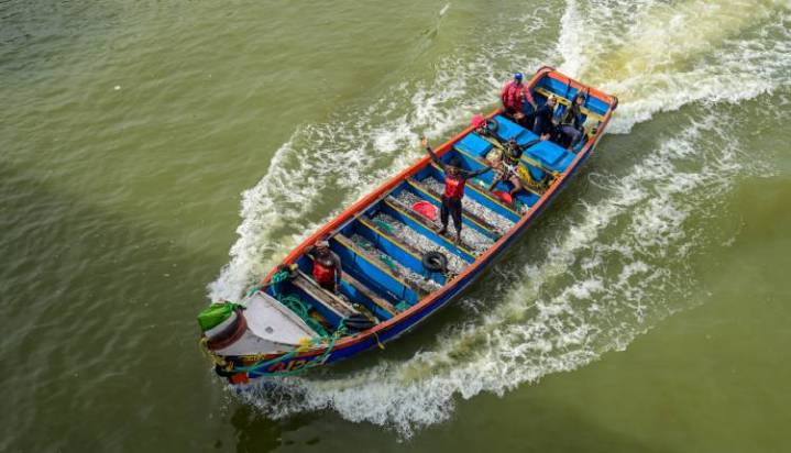 Inmarsat Satellite Phone Services Restored For TN’s Fishermen Stranded At Sea: FM Sitharaman