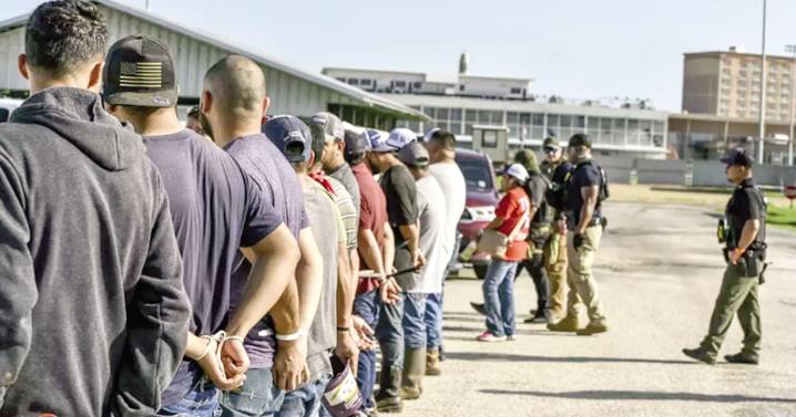 Caen más de 2 mil paisanos en redadas; se unen contra terror