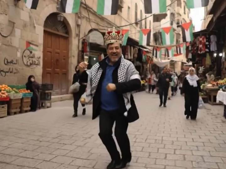 ‘Ay Noroña, viajero solidario con champaña fría en vuelo millonario’