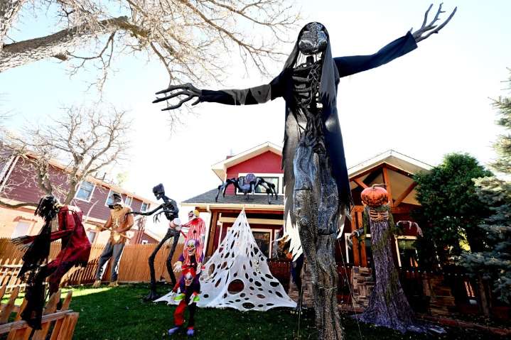 Photos: Halloween Decorations in Longmont