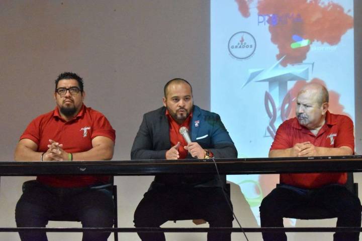 Presentan Liebres del UTCJ a Daniel Gallegos su nuevo entrenador