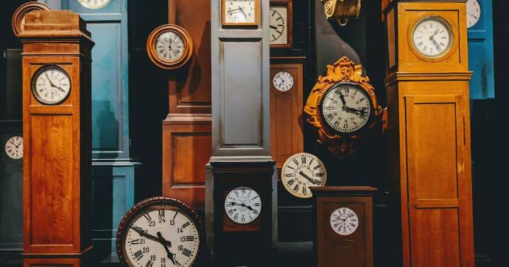 El Espejo del Tiempo: ¿Qué Significa Realmente Soñar con Tu Edad?