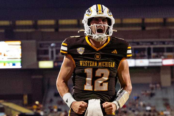 Dynamite defense leads WMU football to 3rd straight victory in road win over UMass