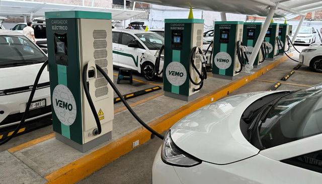 VEMO inaugura su hub de recarga para vehículos eléctricos más grande en México