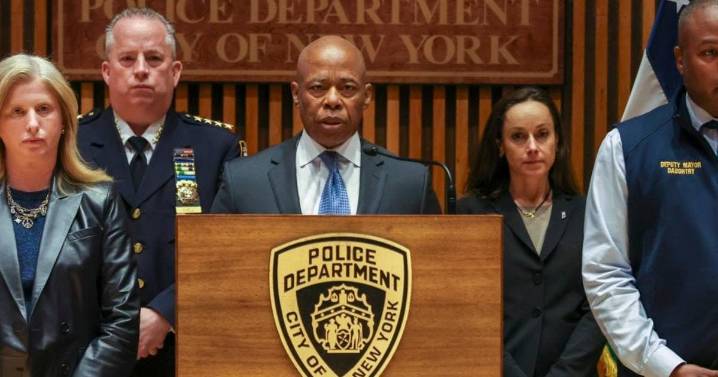 Alcalde de Nueva York aclara que la ciudad no coopera con ICE tras operativo