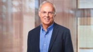 Hans Clevers recibe el Abarca Prize por su investigación en organoides