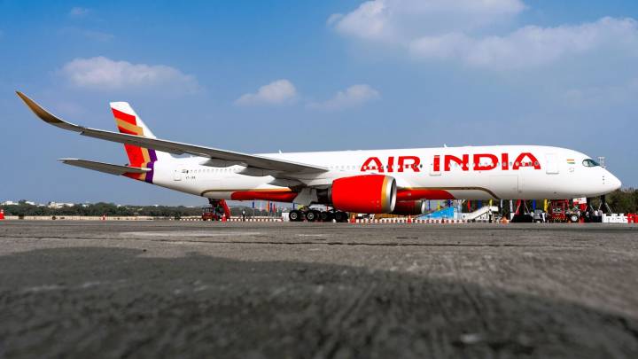 Air India Mumbai–Newark flight returns mid-air over suspected technical issue