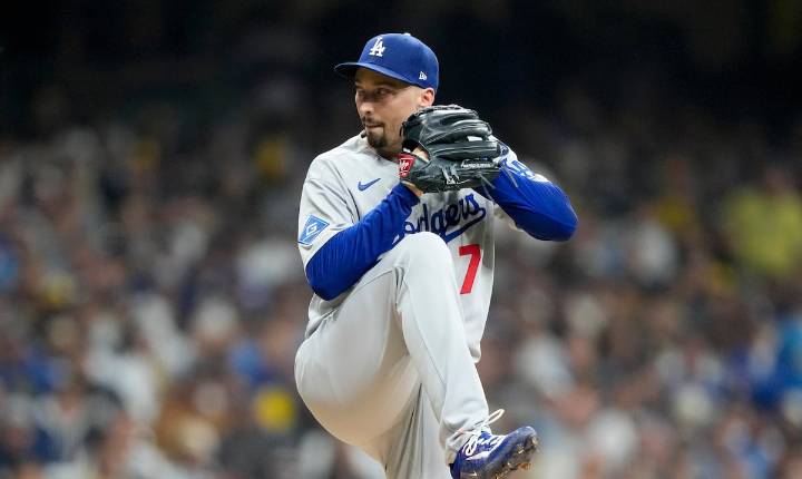 Blake Snell permite un hit y poncha a 10 para darle a los Dodgers el triunfo en Milwaukee