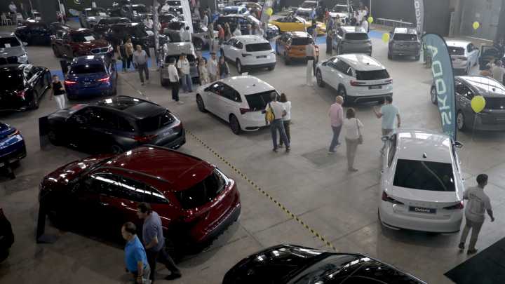Cambio en la tendencia a la hora de comprar un vehículo: el coche nuevo avanza sobre el de segunda mano o 'kilómetro cero'
