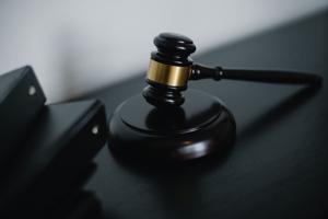Judge rules immigration detention of Chicago man with daughter battling cancer is illegal