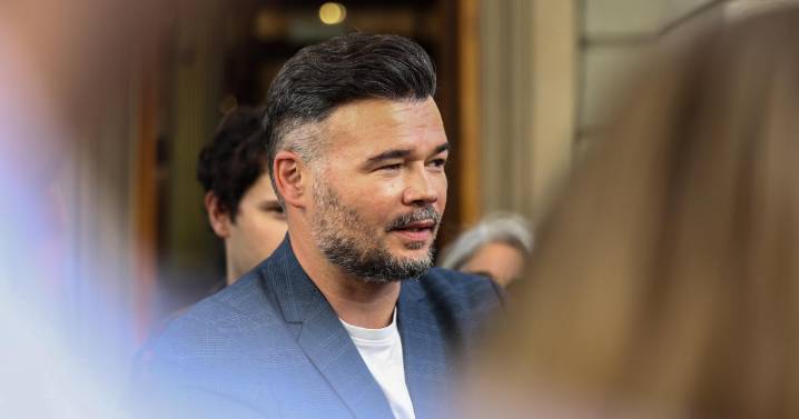 Rufián se deja ver con Gonzalo Miró en el restaurante de moda de Madrid con meses de lista de espera