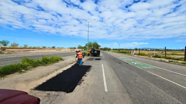 Trabajan cuadrillas día y noche en bacheo de Hermosillo