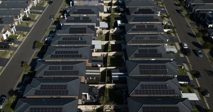 Minister plays deal or no deal on environment overhaul