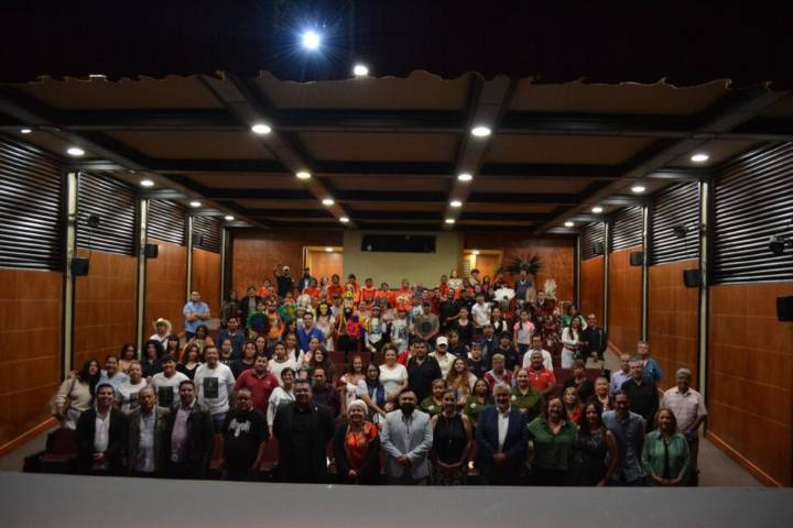 Entregan apoyos a 25 creadores, líderes comunitarios y guardianes de tradiciones