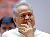 Gehlot likely to meet Tejashwi to resolve issue of "friendly figh