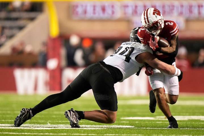 Oregon to host Wisconsin in late afternoon