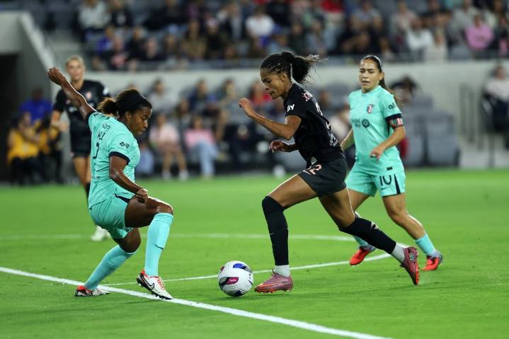 Deadspin | Michelle Cooper, Current down Angel City, extend unbeaten run