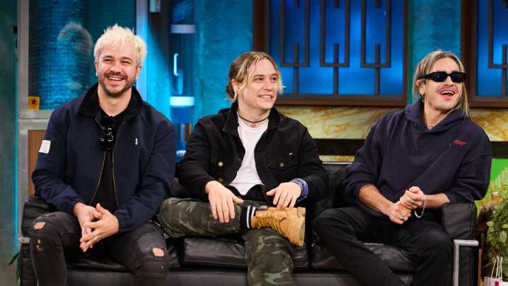 Airbag tira de crítica social en Las Preguntas Clásicas de La Revuelta: "No es justo cómo está hecho el mundo"