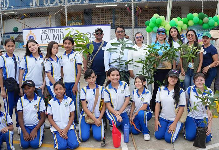 Sembrando amor y árboles para una Santa Marta Verde