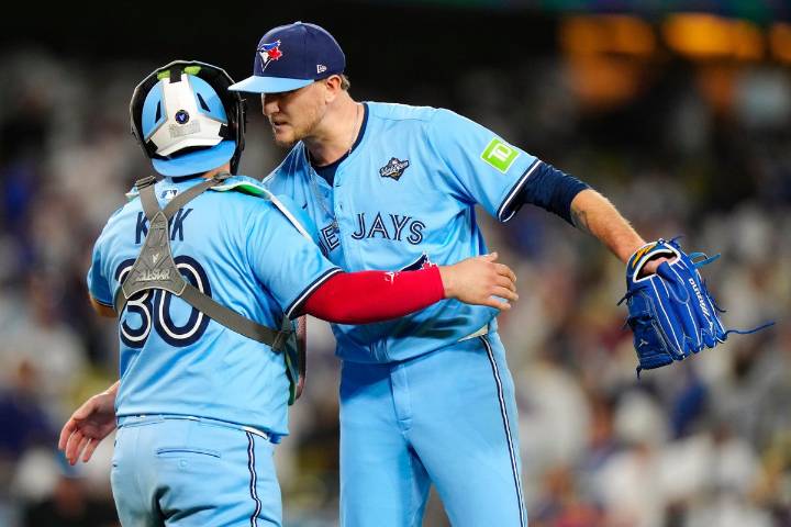 Azulejos, a un triunfo de la Serie Mundial; vencen a Dodgers en el quinto juego